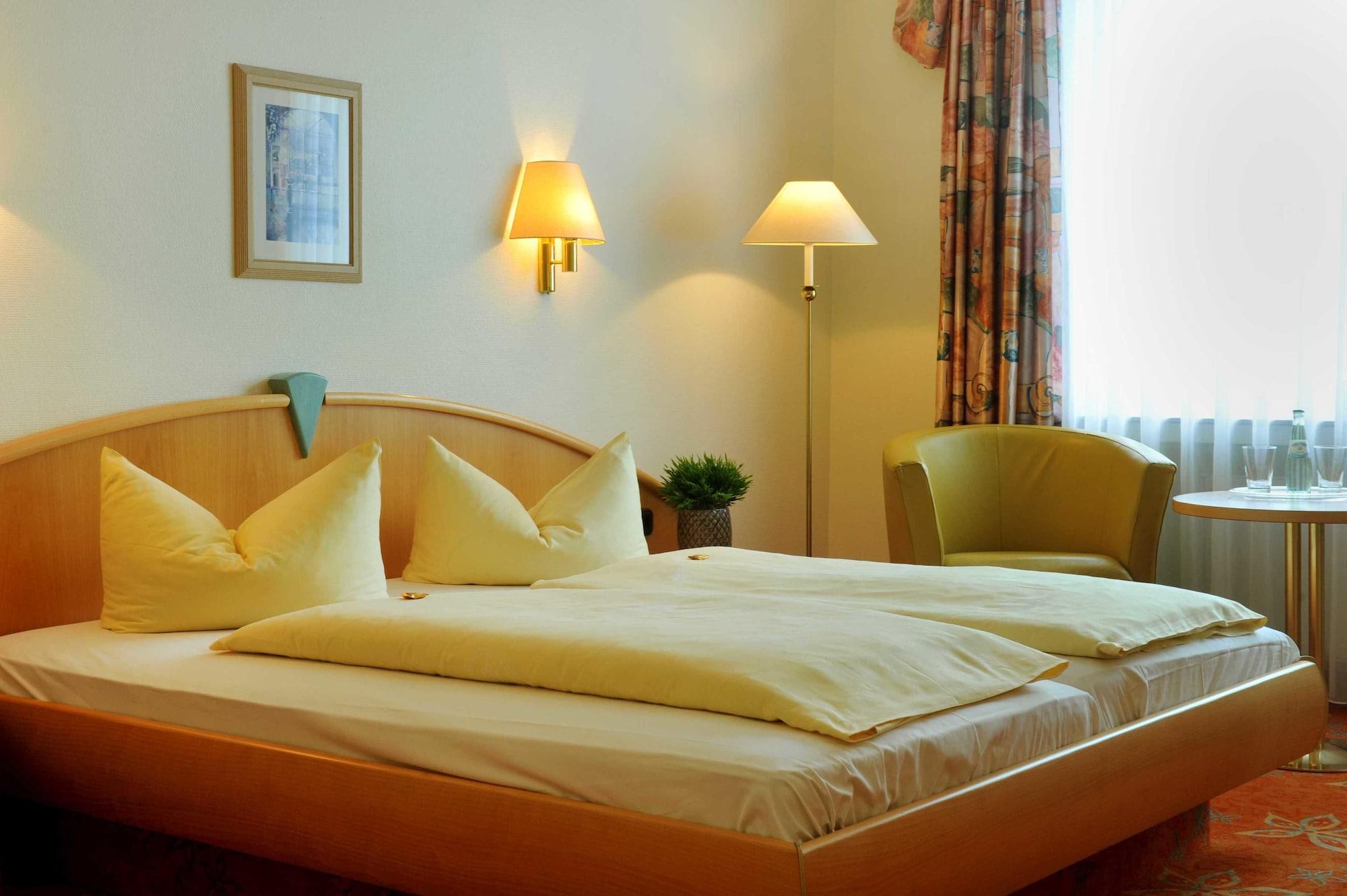 Hotel Stadt Muenchen Дюселдорф Екстериор снимка