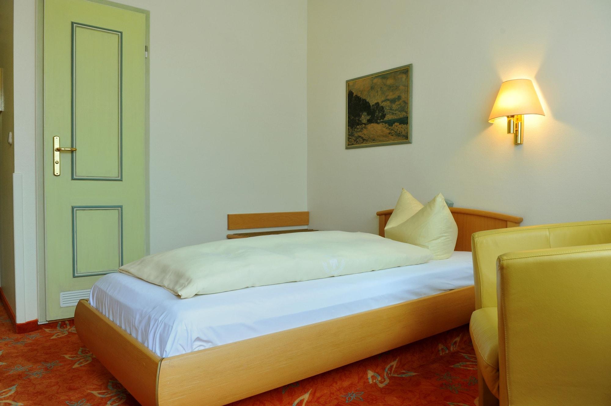 Hotel Stadt Muenchen Дюселдорф Екстериор снимка